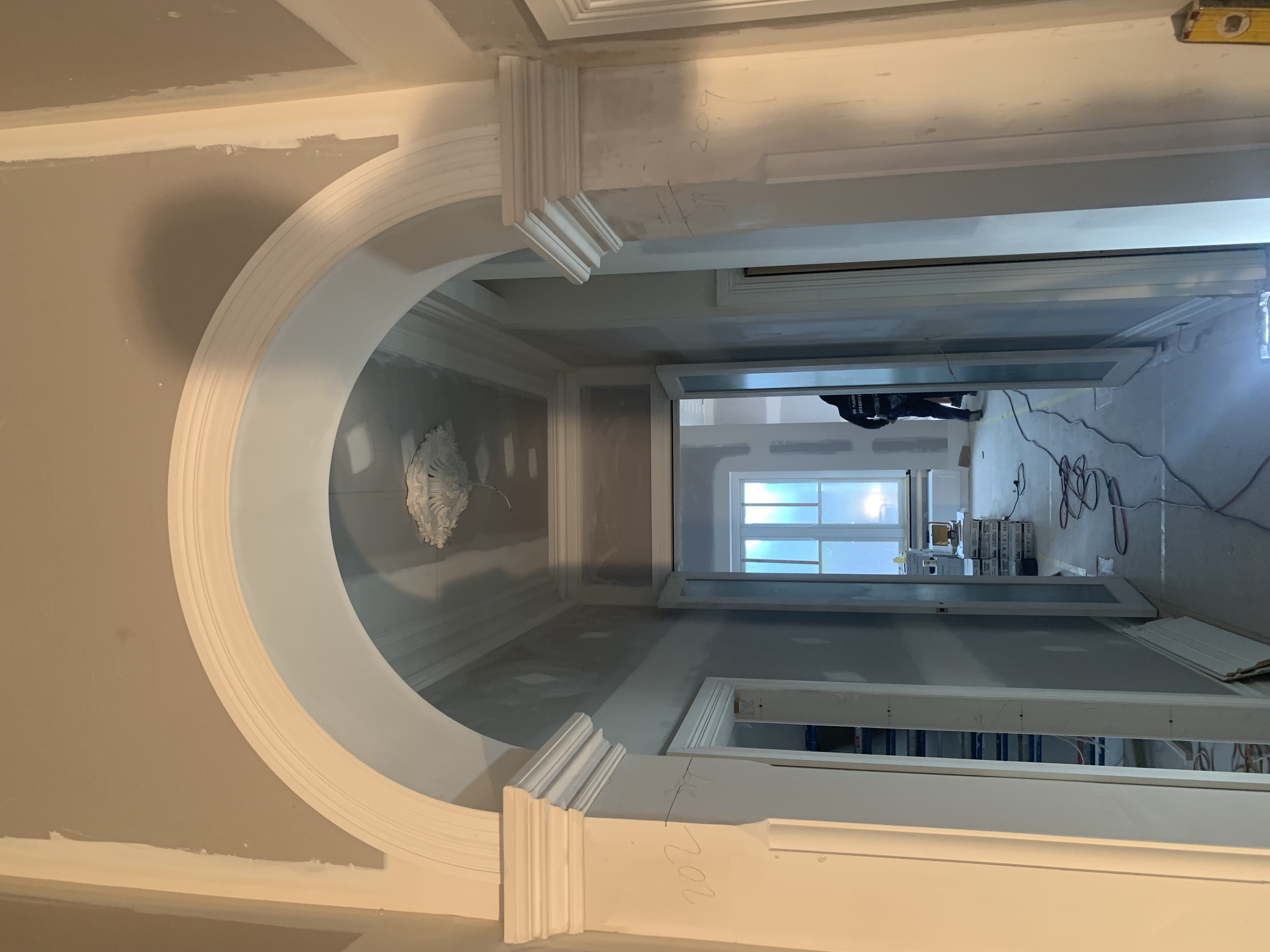 Curved hallway plaster feature